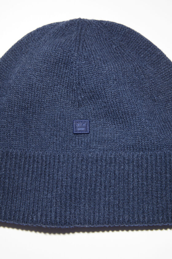 (image for) Accurate Micro face patch beanie